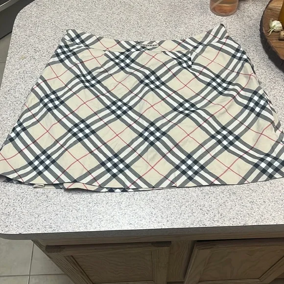 Burberry top golf skirt